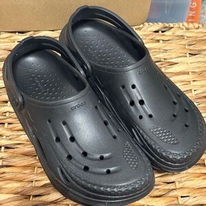 Men’s Off Grid Crocs Size 11